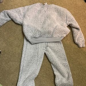 Victoria Secret/ Pink Set. Heavy material, very comfy